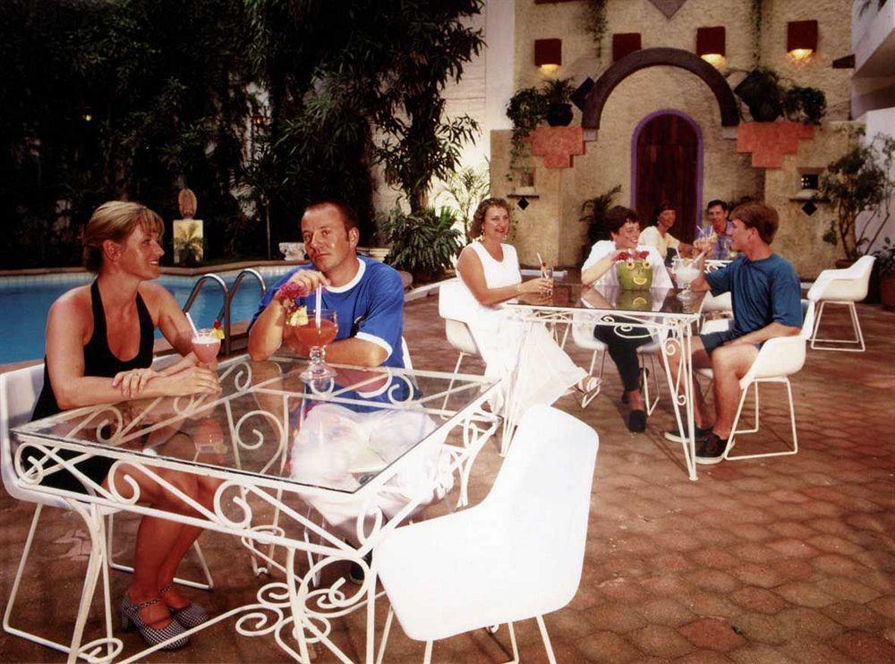 Los Arcos Suites Puerto Vallarta Restoran fotoğraf